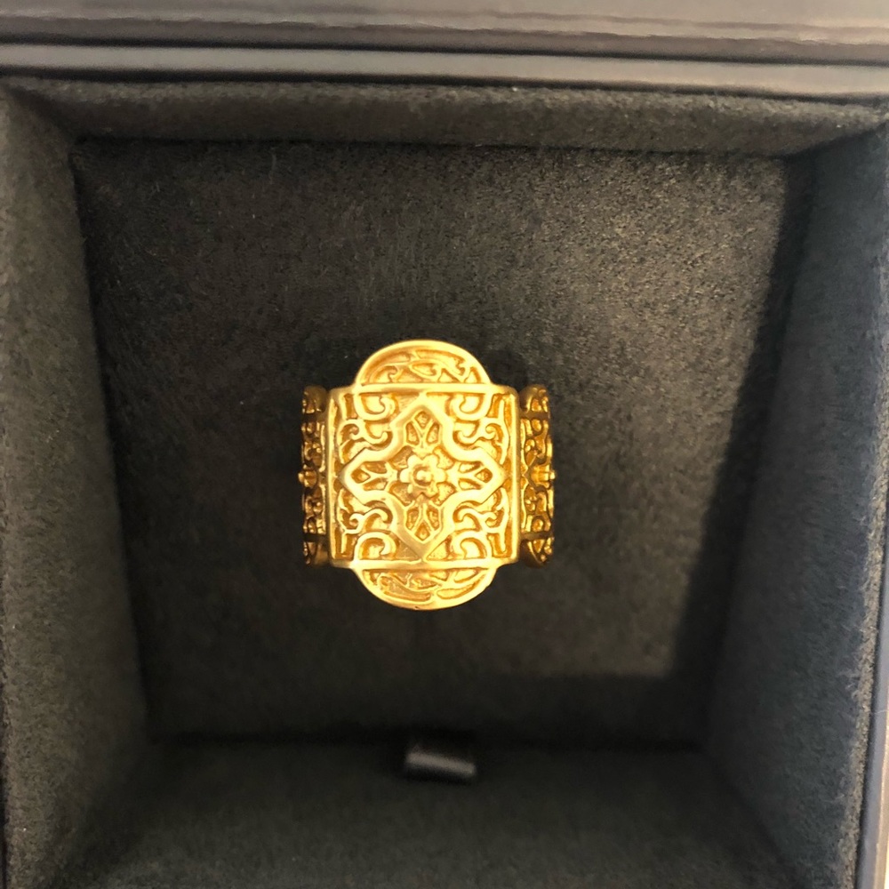 Julie Vos Ring
